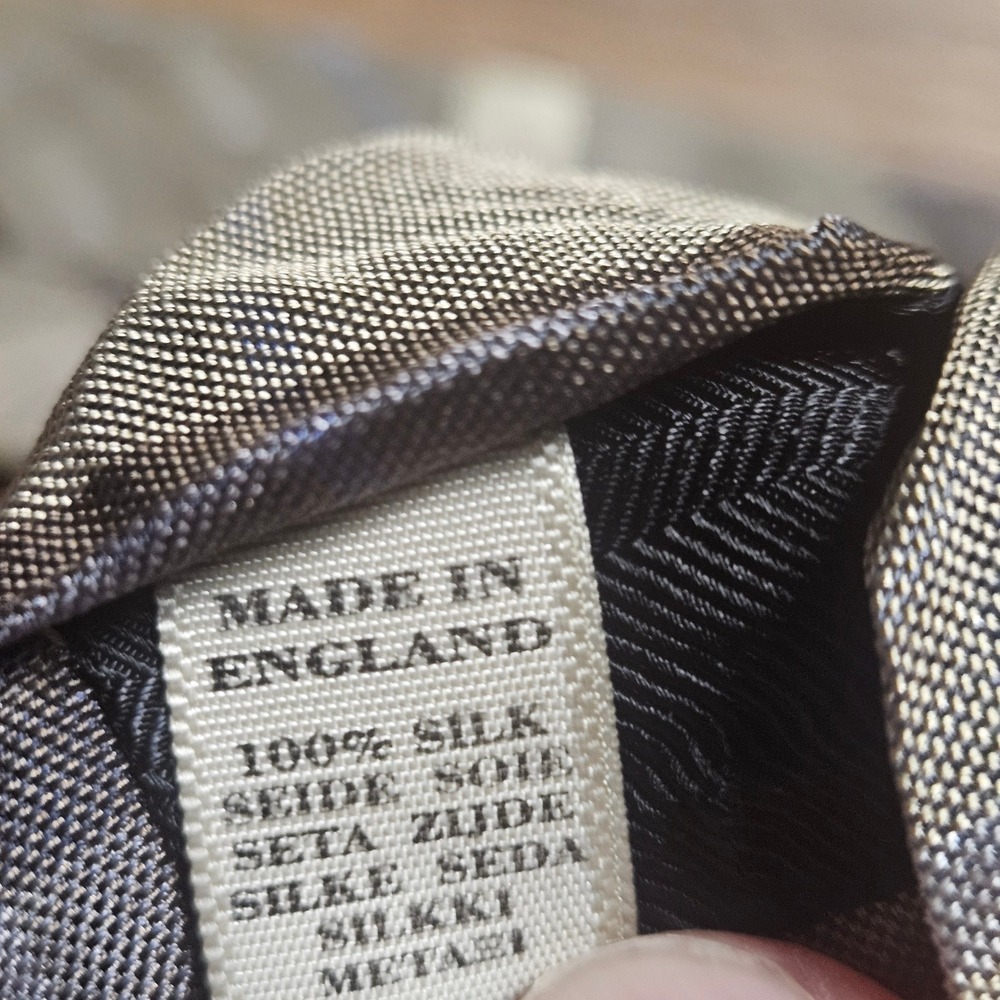 Burberry London Mens Silk Plaid Tie Necktie Made in England Classic Luxury - Picture 3 of 5